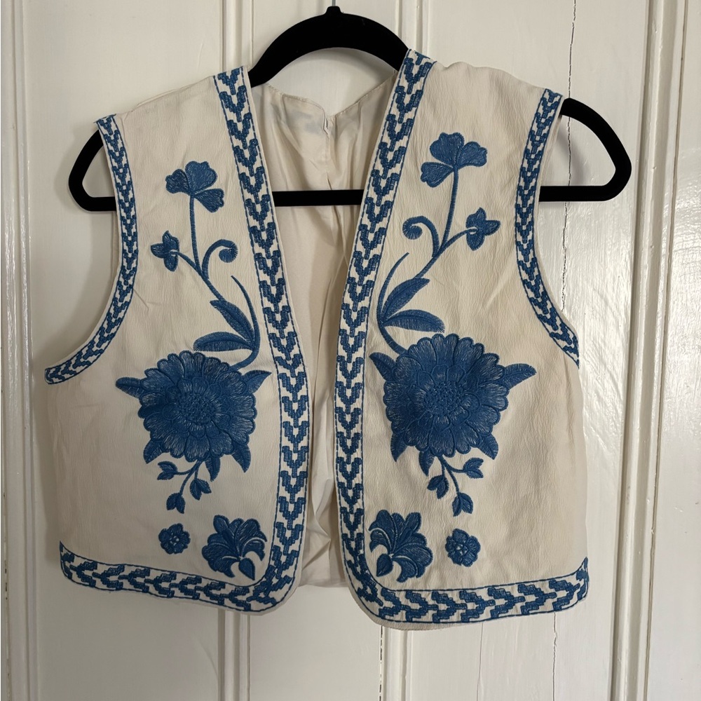 Floral Embroidered Vest in Blue and White